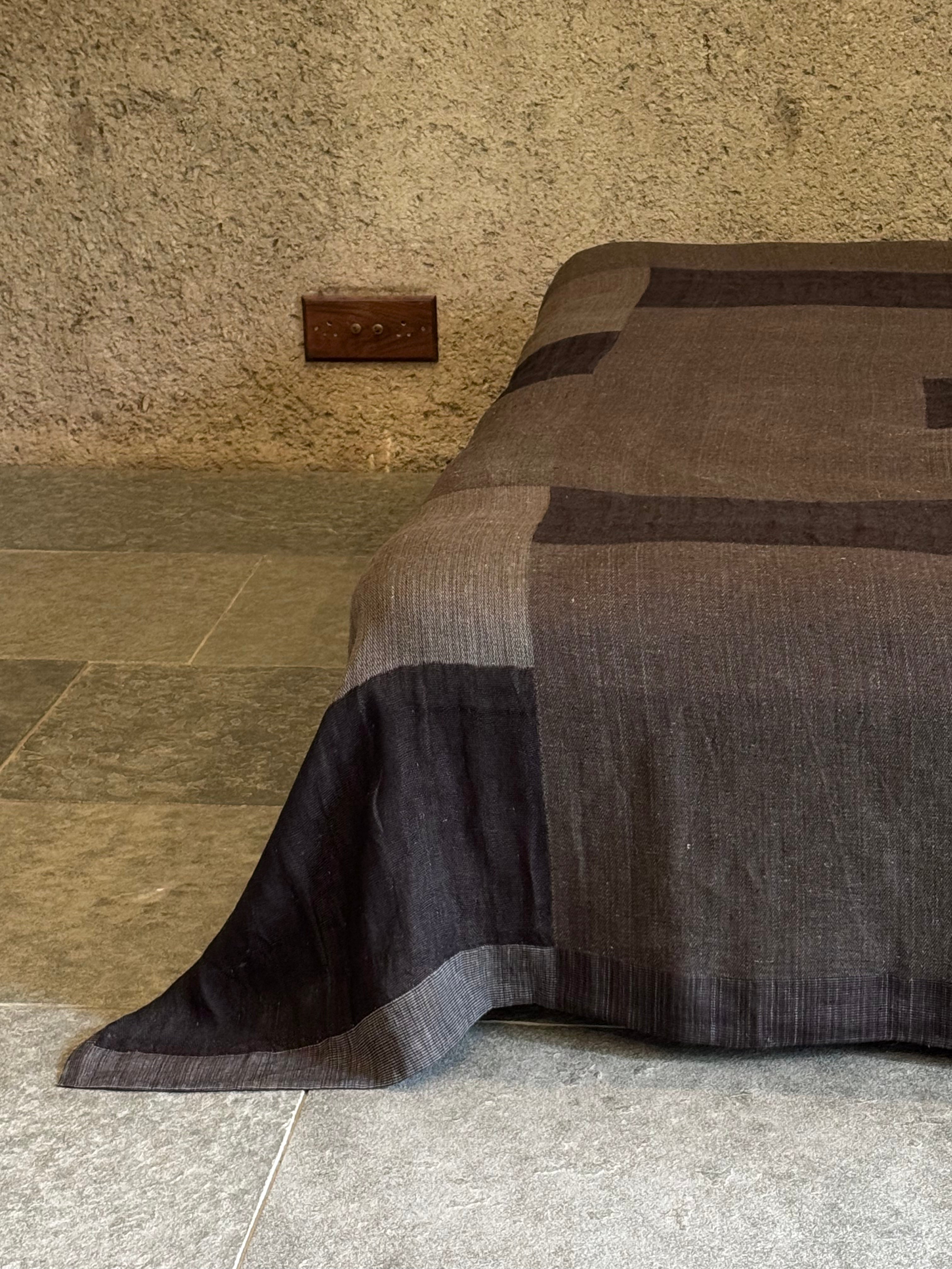 Bed Cover | King size | Pastoral, Black & Brown